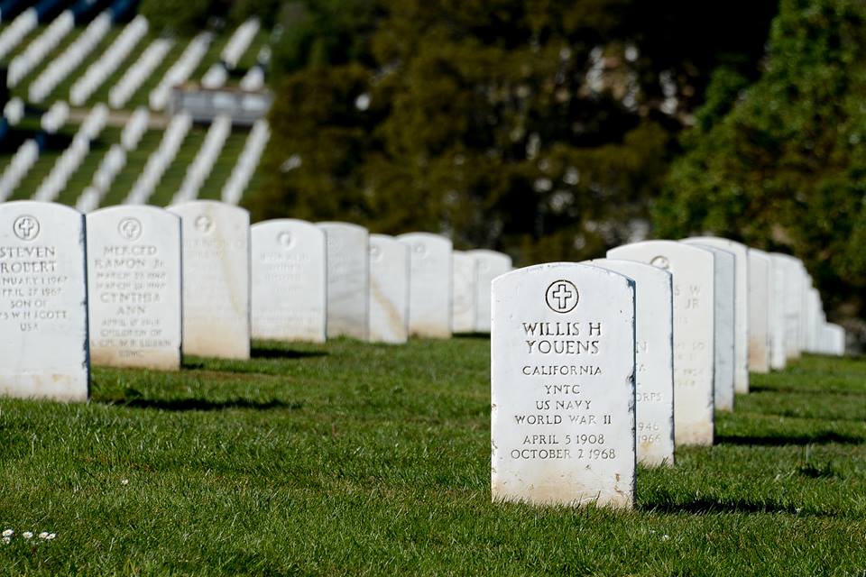 Photo of tombstones at Golden Gate National Cemetery